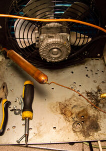 servico-conserto-de-geladeira (1)